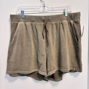 Old Navy Women's Garment Dyed 3" French Terry Shorts Olive Green Size XL New